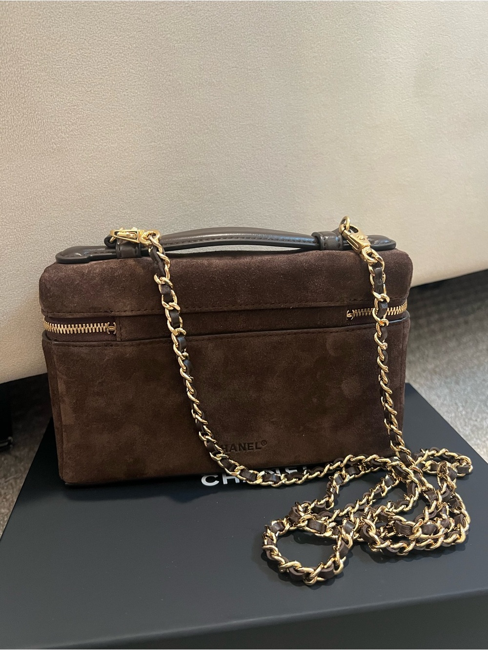 Chanel brown suede slim vanity 26A - Picture 3 of 5